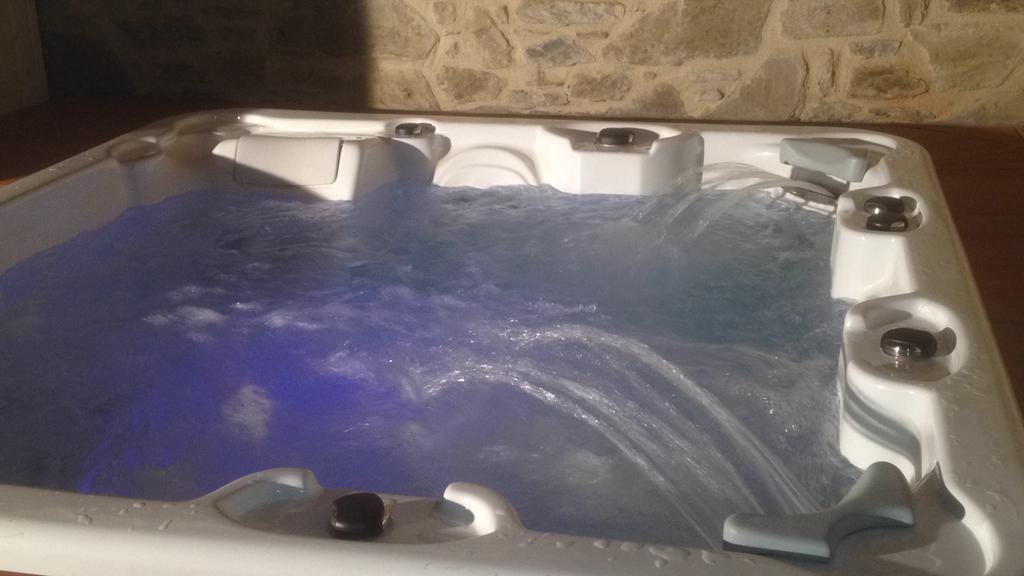 Tenuta Angelici Winery Agriturismo Henni With Pool Sauna And Jacuzzi Cortona 빌라 외부 사진